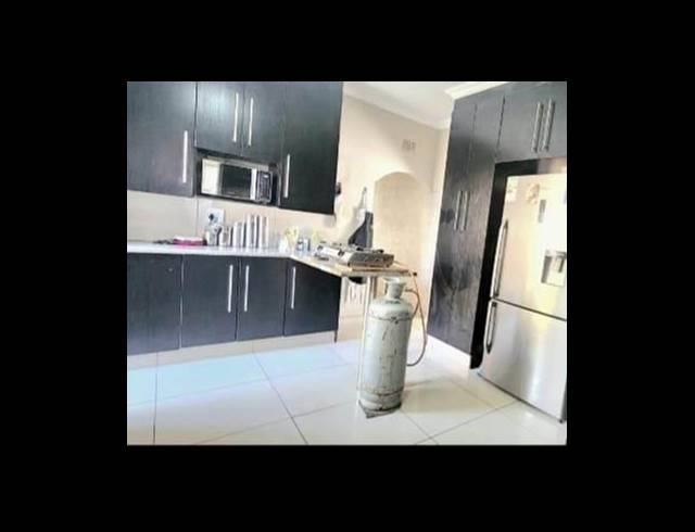 3 BEDROOM HOUSE FOR SALE IN RACEVIEW